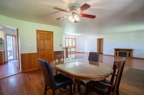 1229 W Mt. Vernon Road Waterloo IA 50703