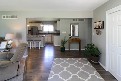1205 E Avenue Grundy Center IA 50638