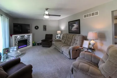 1205 E Avenue Grundy Center IA 50638