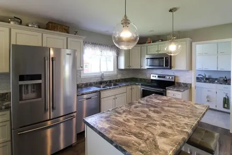 1205 E Avenue Grundy Center IA 50638