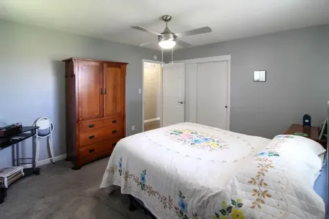 1205 E Avenue Grundy Center IA 50638