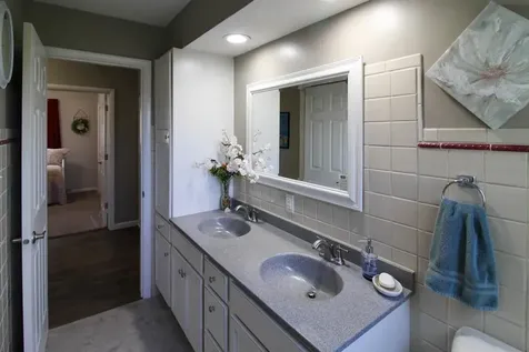 1205 E Avenue Grundy Center IA 50638