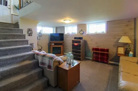 1205 E Avenue Grundy Center IA 50638