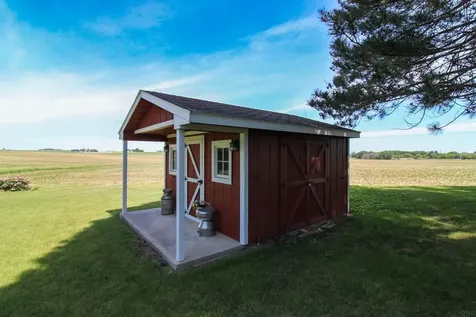 1205 E Avenue Grundy Center IA 50638