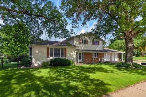 1207 Clark Cedar Falls IA 50613