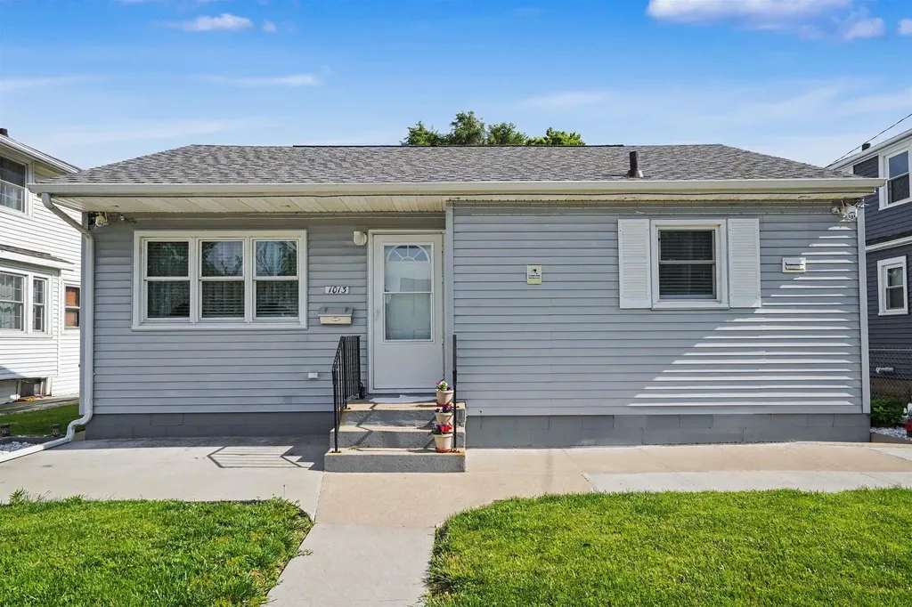 1013 Hawthorne Avenue Waterloo IA 50702