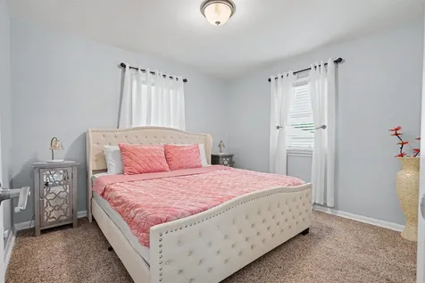 1013 Hawthorne Avenue Waterloo IA 50702