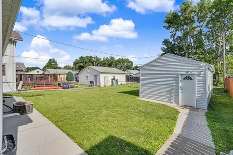1013 Hawthorne Avenue Waterloo IA 50702