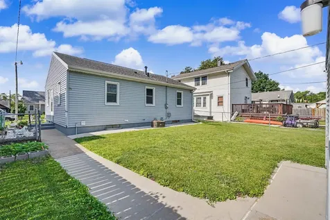 1013 Hawthorne Avenue Waterloo IA 50702