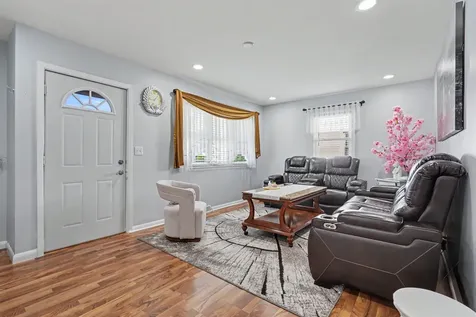 1013 Hawthorne Avenue Waterloo IA 50702