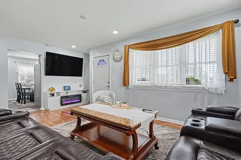 1013 Hawthorne Avenue Waterloo IA 50702