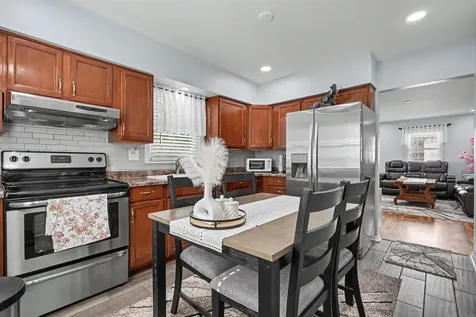 1013 Hawthorne Avenue Waterloo IA 50702