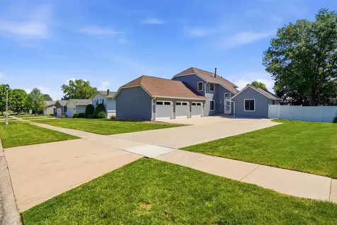 905 Nancy Road Waterloo IA 50702