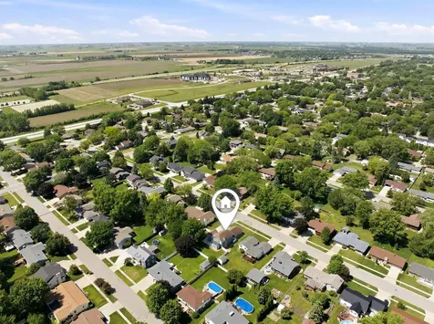 905 Nancy Road Waterloo IA 50702