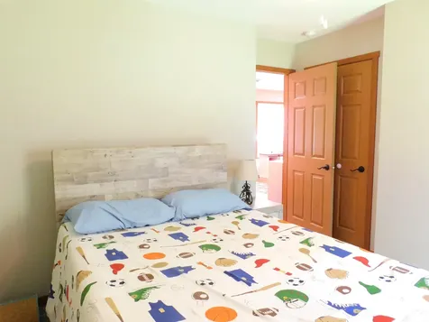 402B 5th Street Delhi IA 52223