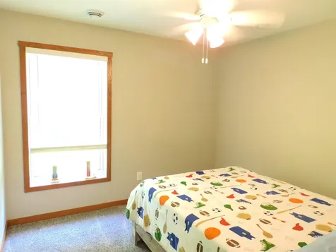 402B 5th Street Delhi IA 52223