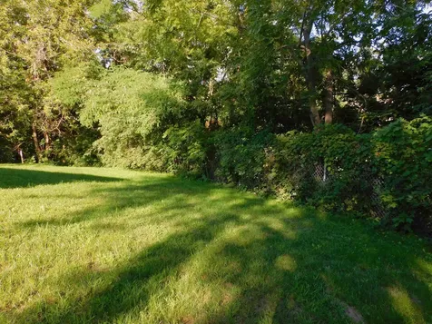 402B 5th Street Delhi IA 52223