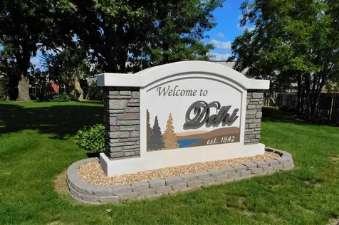 402B 5th Street Delhi IA 52223