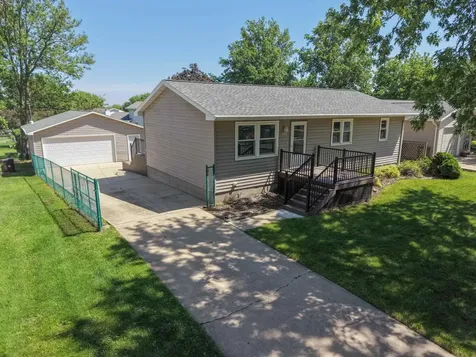 206 Spruce Hills Drive Cedar Falls IA 50613