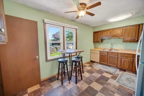 206 Spruce Hills Drive Cedar Falls IA 50613