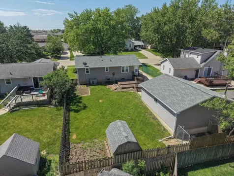 206 Spruce Hills Drive Cedar Falls IA 50613