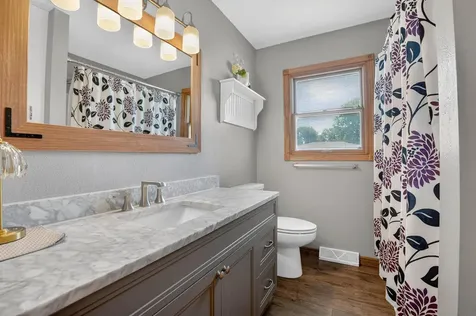 2138 Casper Avenue Waterloo IA 50701