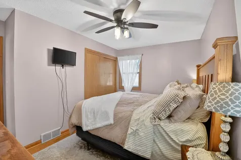 2138 Casper Avenue Waterloo IA 50701