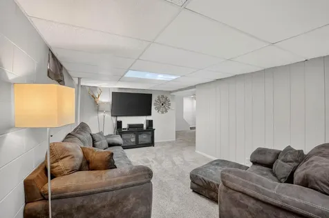 2138 Casper Avenue Waterloo IA 50701