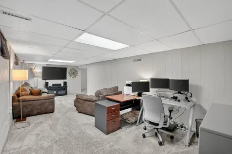 2138 Casper Avenue Waterloo IA 50701