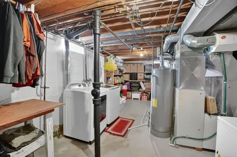 2138 Casper Avenue Waterloo IA 50701