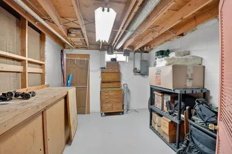 2138 Casper Avenue Waterloo IA 50701