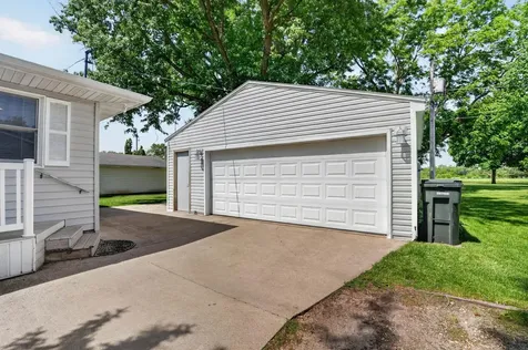 2138 Casper Avenue Waterloo IA 50701