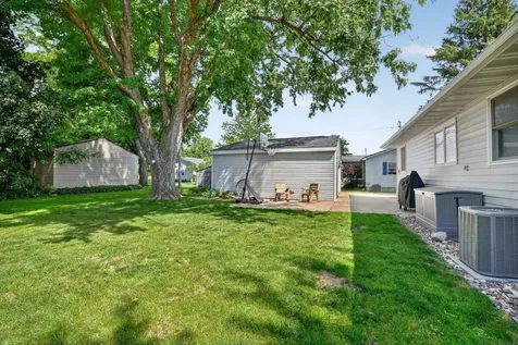 2138 Casper Avenue Waterloo IA 50701