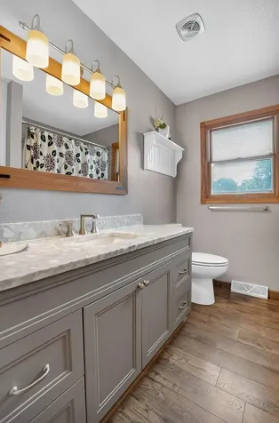 2138 Casper Avenue Waterloo IA 50701