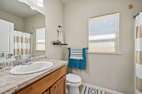 1302 SE 1st Street Waverly IA 50677