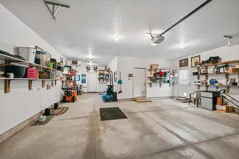 1302 SE 1st Street Waverly IA 50677