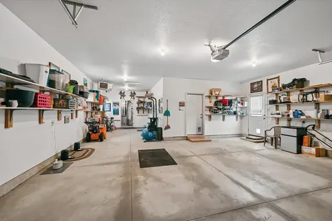 1302 SE 1st Street Waverly IA 50677