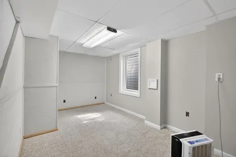 443 S Hackett Road Waterloo IA 50701