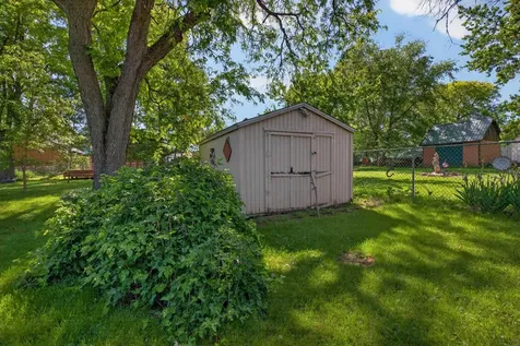 443 S Hackett Road Waterloo IA 50701