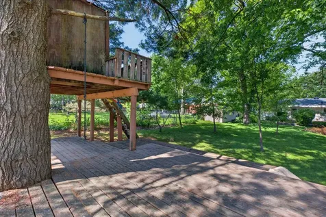 443 S Hackett Road Waterloo IA 50701