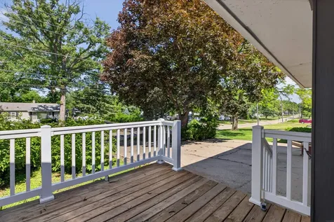 443 S Hackett Road Waterloo IA 50701