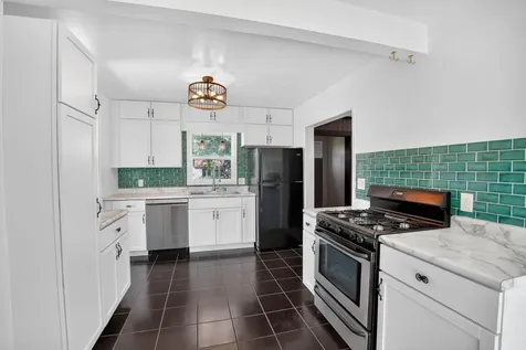 141 Stewart Avenue Waterloo IA 50701