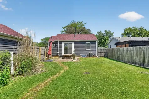 141 Stewart Avenue Waterloo IA 50701