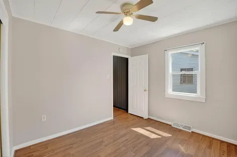 141 Stewart Avenue Waterloo IA 50701