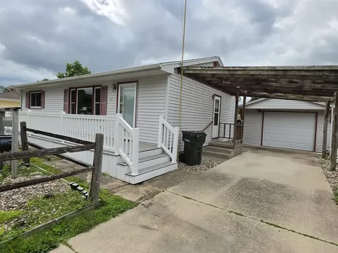 1525 Robin Road Waterloo IA 50701