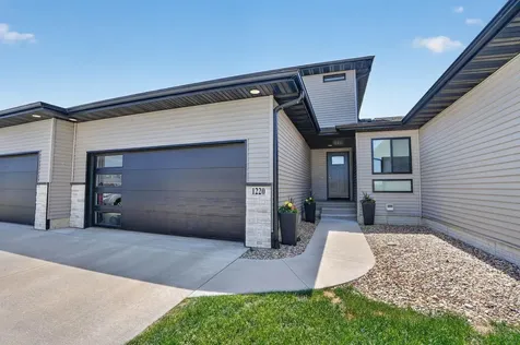 1220 Loren Drive Cedar Falls IA 50613