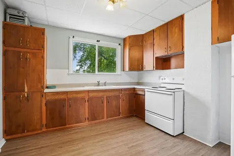 201 9th Street N. Quasqueton IA 52326