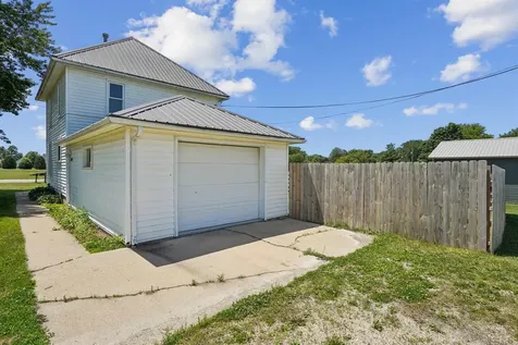 201 9th Street N. Quasqueton IA 52326