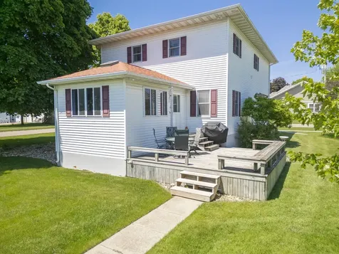 512 Pleasant Street Sumner IA 50674