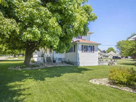 512 Pleasant Street Sumner IA 50674